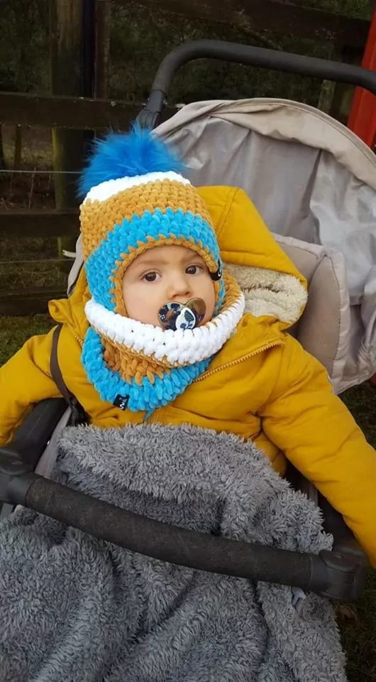 Háčkovaná ušanka TEDDY s bambulí