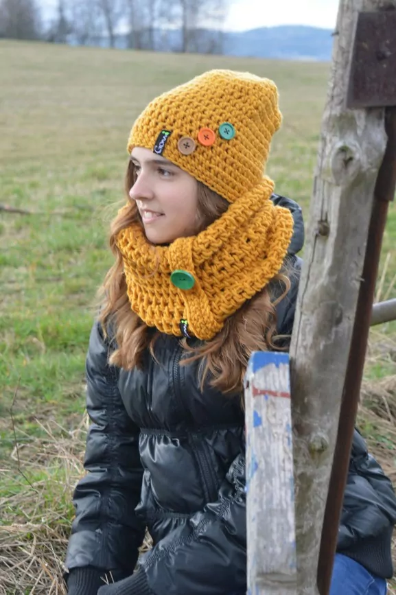 Háčkovaný set houmles kulich a nákrčník