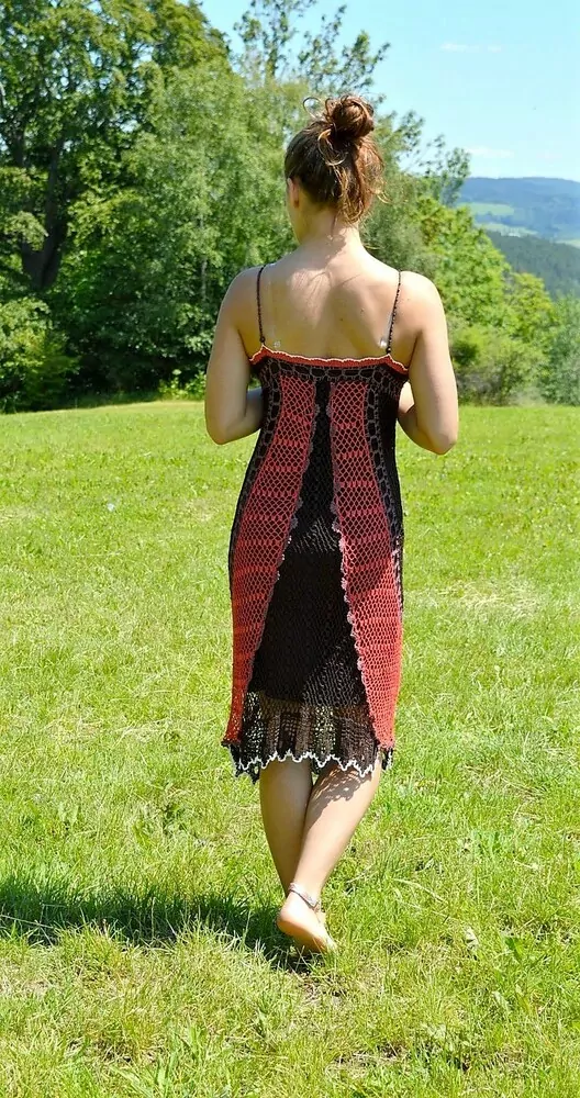 Háčkované šaty ELEGANCY