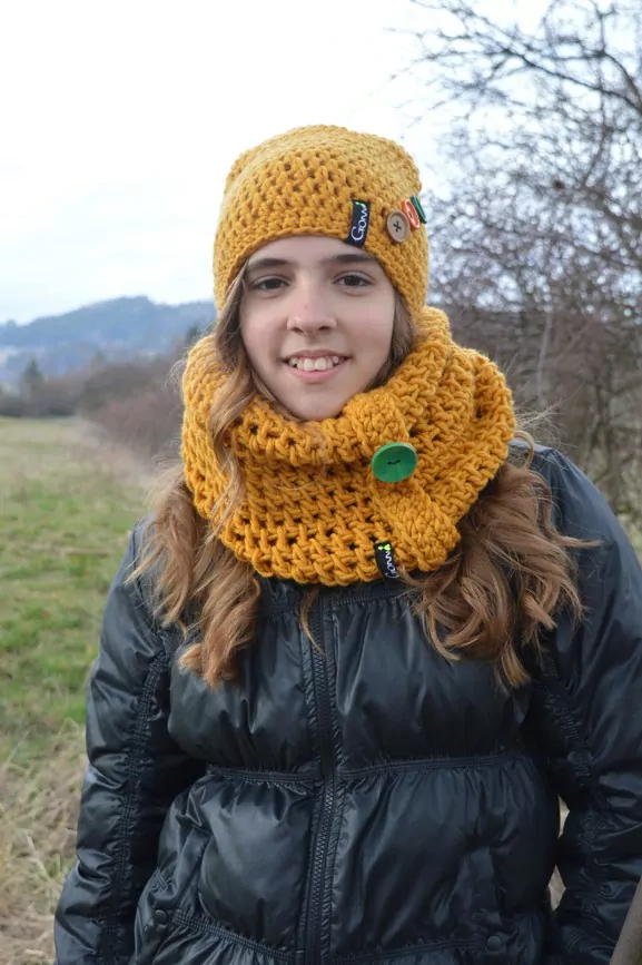 Háčkovaný set houmles kulich a nákrčník