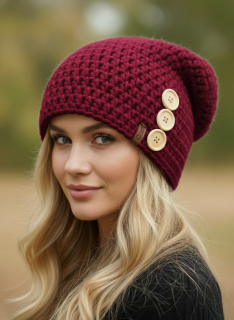 Háčkovaná čepice - houmeles  s knoflíky