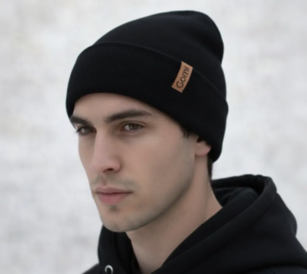 Zimní čepice z pleteniny černá