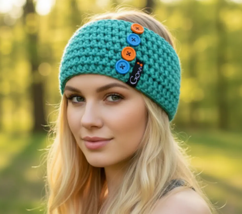 Háčkovaná čelenka s knoflíky