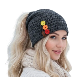 Háčkovaný kulich s otvorem na culík