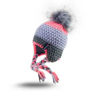 Háčkovaná ušanka LINDA s bambulí