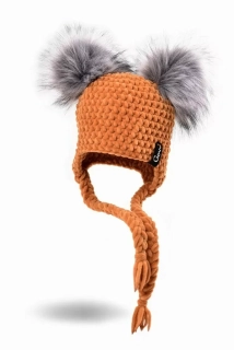 Háčkovaná ušanka  s dvěma bambulema