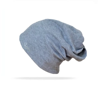 Dvouvrstvá čepice s otvorem na culík