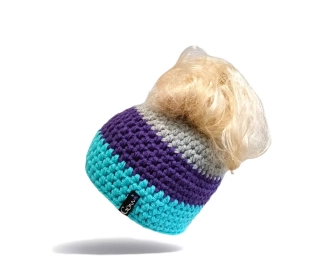 Háčkovaný kulich s otvorem na culík