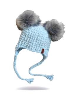 Háčkovaná ušanka s dvěma bambulema